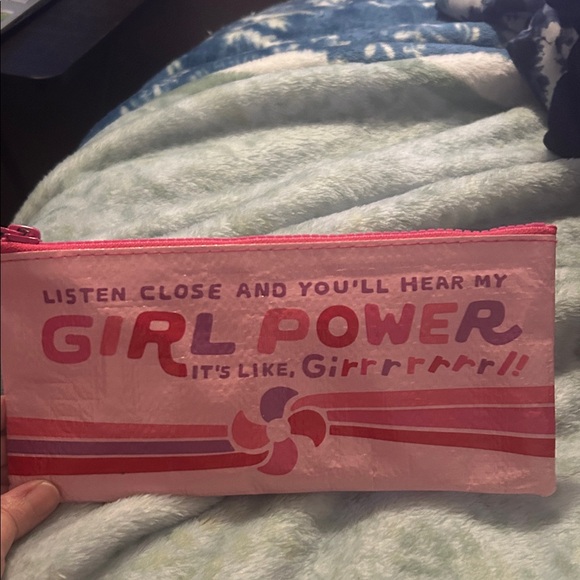 Blue Q Pink 'Girl Power' Pouch - Picture 2 of 12